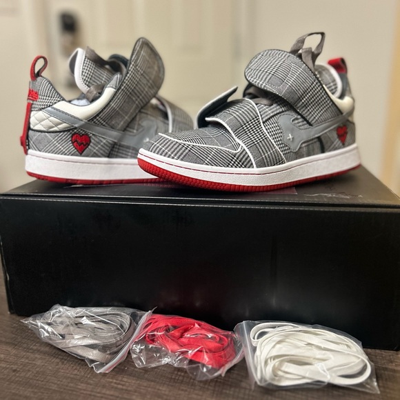 SIA Collective Vultr Sk8 808s - Picture 1 of 6
